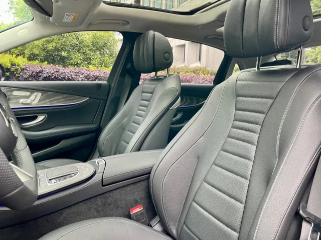 Mercedes-Benz E-Class — Фото автомобиля 12