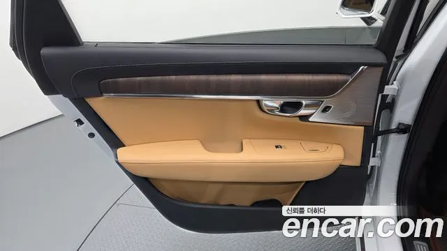Volvo S90 — Фото автомобиля 14