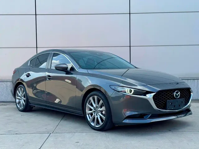 Mazda Axela — Фото автомобиля 2