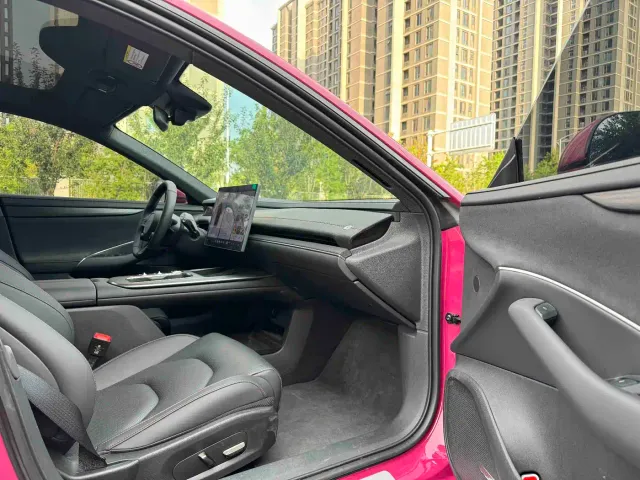 Xiaomi SU7 — Фото автомобиля 6
