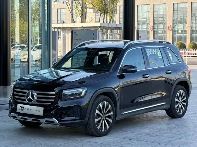 Фотография автомобиля — Mercedes-Benz GLB-Class