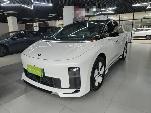 Фотография автомобиля — Li Auto i6