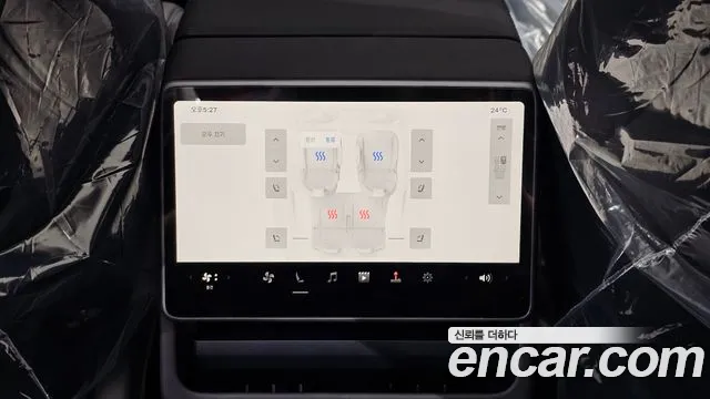 Tesla Model Y — Фото автомобиля 30