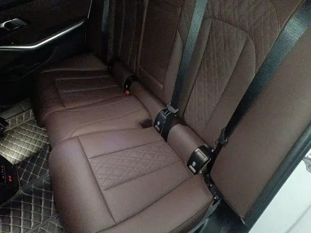 BMW 3 Series — Фото автомобиля 18