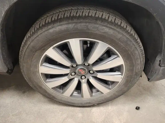 Roewe RX8 — Фото автомобиля 6