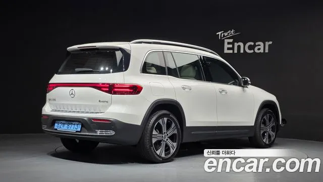 Mercedes-Benz EQB — Фото автомобиля 2