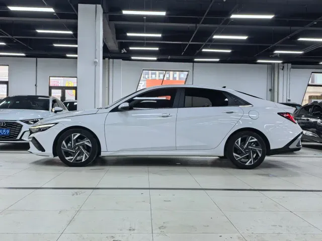 Hyundai Elantra — Фото автомобиля 7