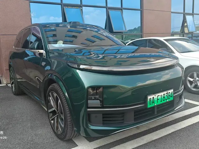 Li Auto Li Xiang L9 2022 Max — Фото автомобиля 17