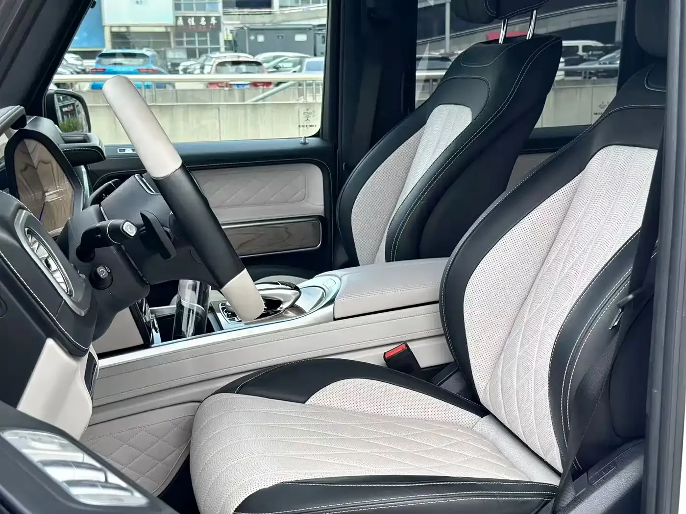 Mercedes-Benz Mercedes-Benz G-Class 2023 G 500 — Фото автомобиля 22