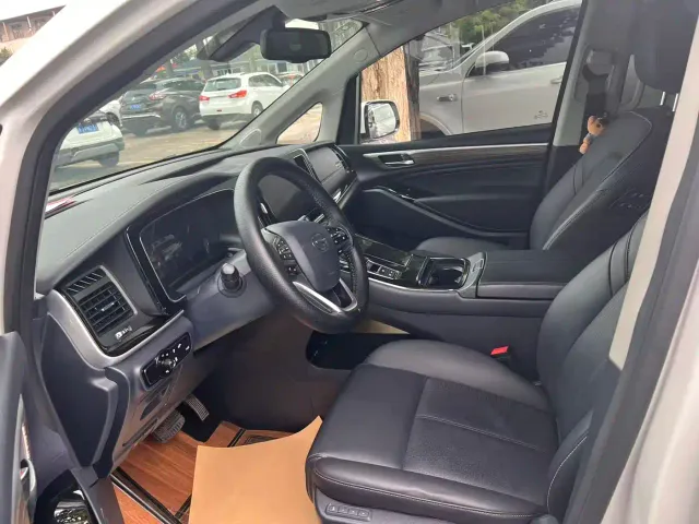 GAC Trumpchi M8 — Фото автомобиля 6