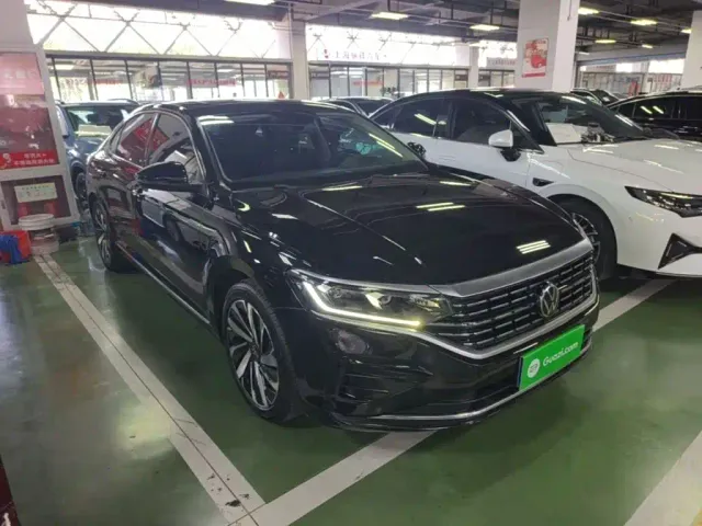 Volkswagen Passat — Фото автомобиля 3