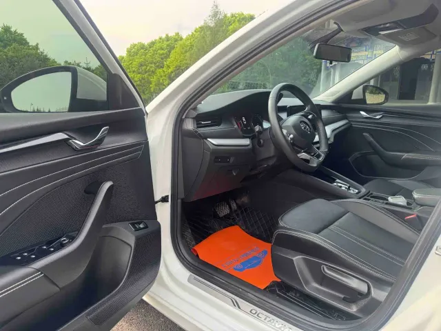 Skoda Octavia — Фото автомобиля 7