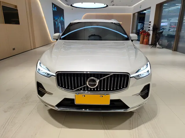 Volvo XC60 — Фото автомобиля 3