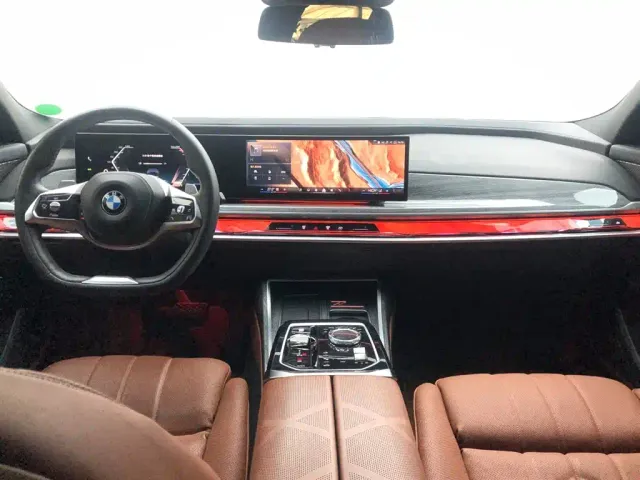 BMW 7 Series — Фото автомобиля 7