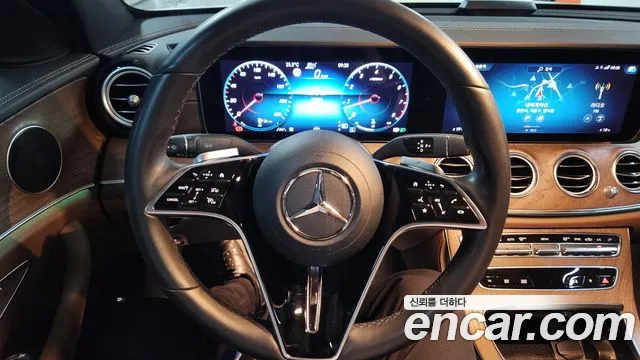 Mercedes-Benz E-Class — Фото автомобиля 6