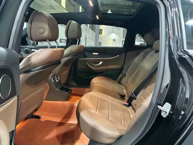 Mercedes-Benz E-Class — Фото автомобиля 6