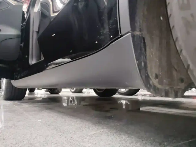 Tesla Model Y — Фото автомобиля 21