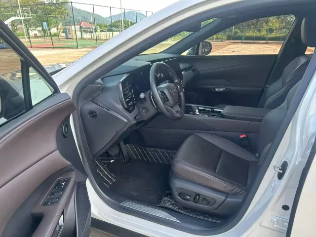 Lexus RX — Фото автомобиля 4