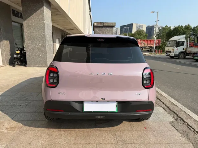 GAC Aion UT — Фото автомобиля 7