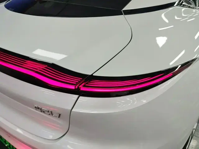 IM Motors L7 — Фото автомобиля 7