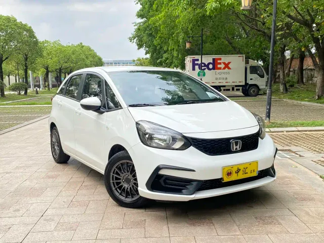 Honda Fit — Фото автомобиля 3