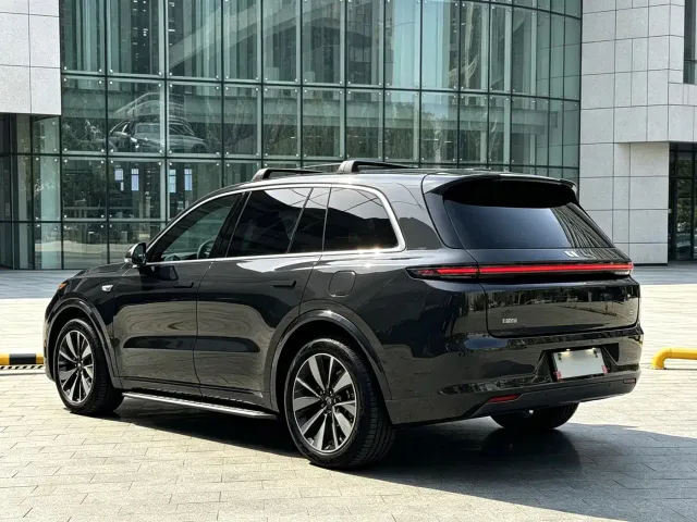 Li Auto L8 — Фото автомобиля 8
