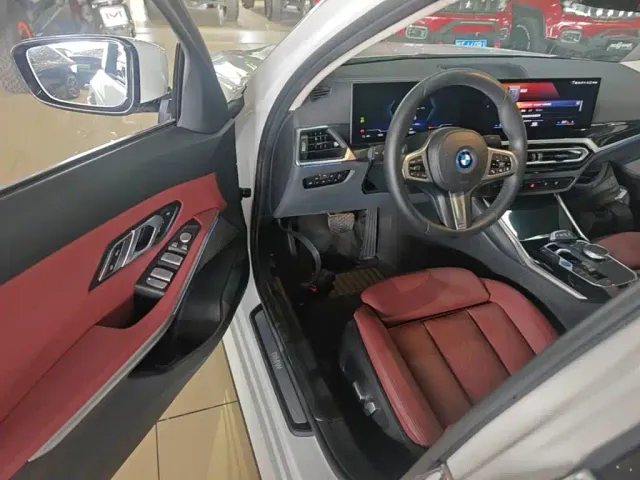 BMW i3 — Фото автомобиля 14