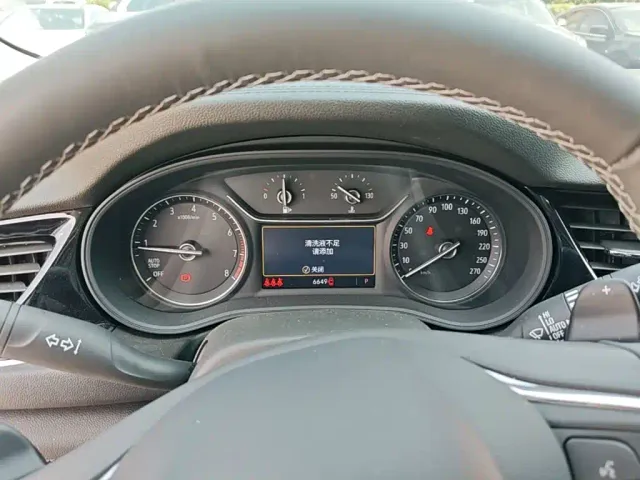 Buick Regal — Фото автомобиля 11