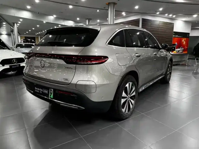 Mercedes-Benz EQC — Фото автомобиля 5