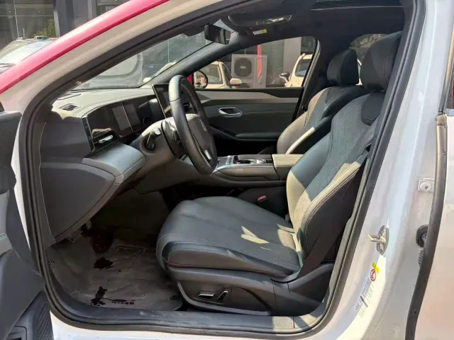 BYD Qin L — Фото автомобиля 6