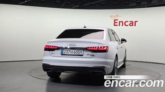 Audi A4 45 TFSI quattro Premium — Фото автомобиля 4