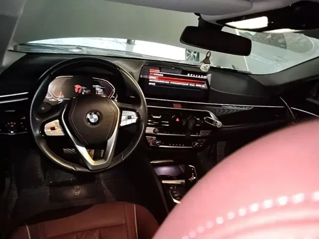 BMW 5 Series — Фото автомобиля 9