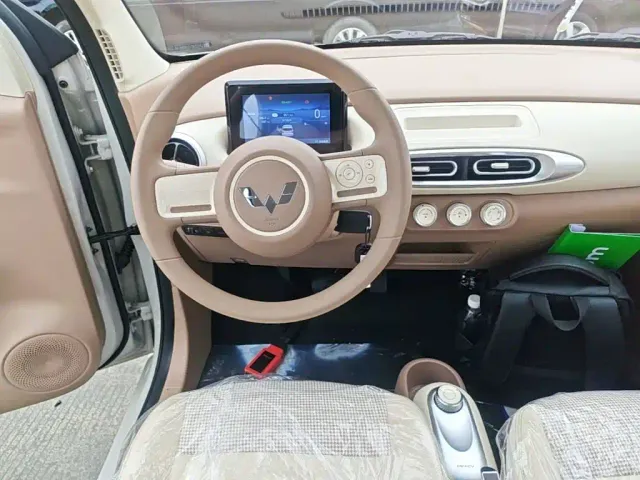 Wuling Hongguang Mini EV — Фото автомобиля 12