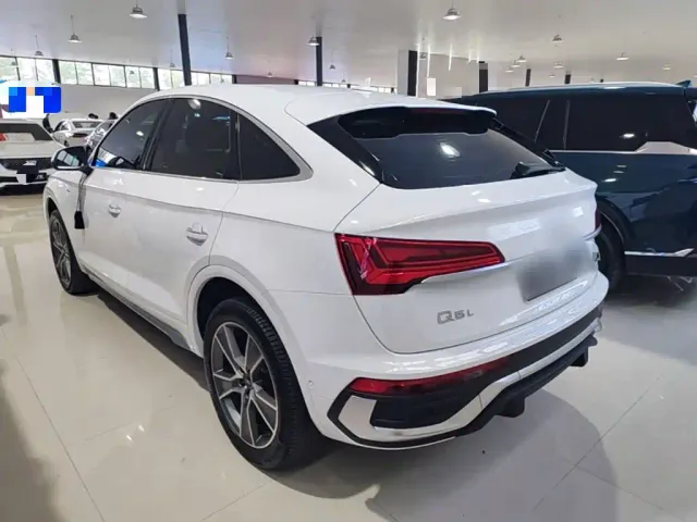 Audi Q5L Sportback — Фото автомобиля 4