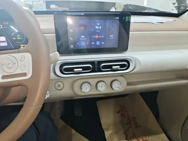 Wuling Hongguang Mini EV — Фото автомобиля 12