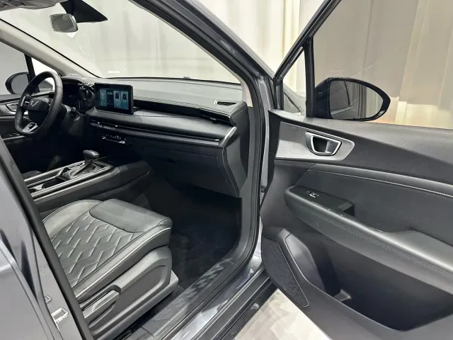 Wuling Jiachen — Фото автомобиля 18