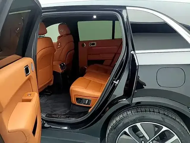 Li Auto L7 — Фото автомобиля 13