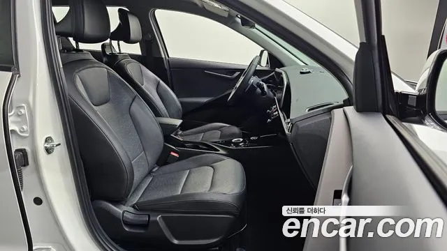 Kia Niro — Фото автомобиля 16