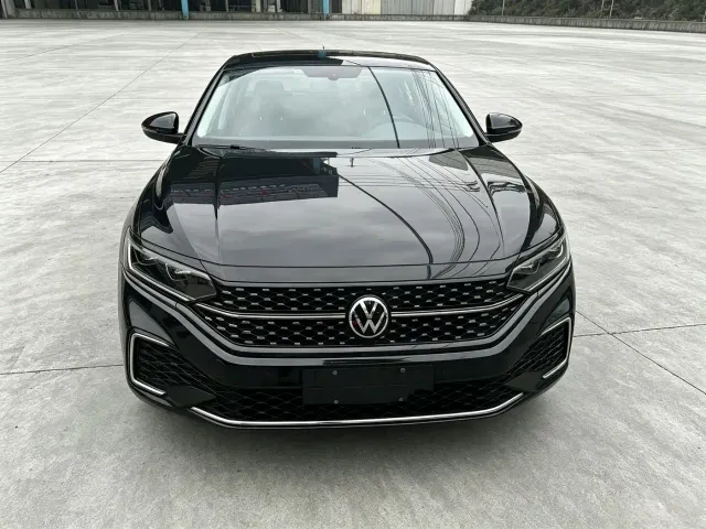 Volkswagen Passat — Фото автомобиля 2