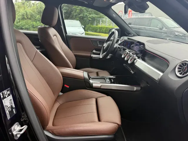 Mercedes-Benz EQB — Фото автомобиля 13