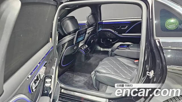 Mercedes-Benz S-Class — Фото автомобиля 12