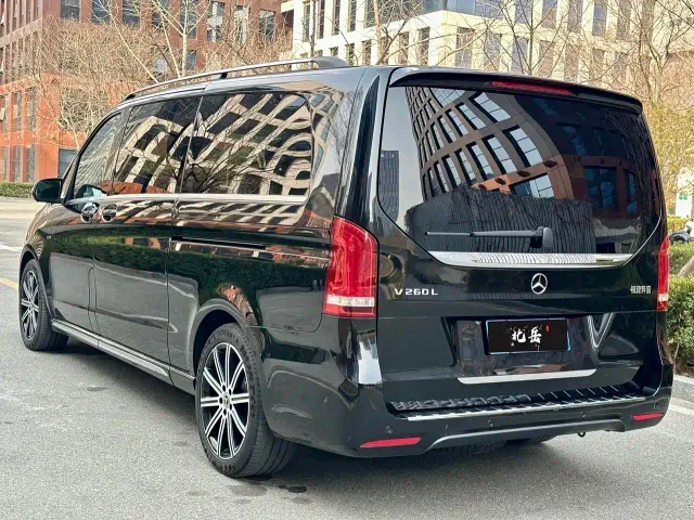 Mercedes-Benz V-Class — Фото автомобиля 4
