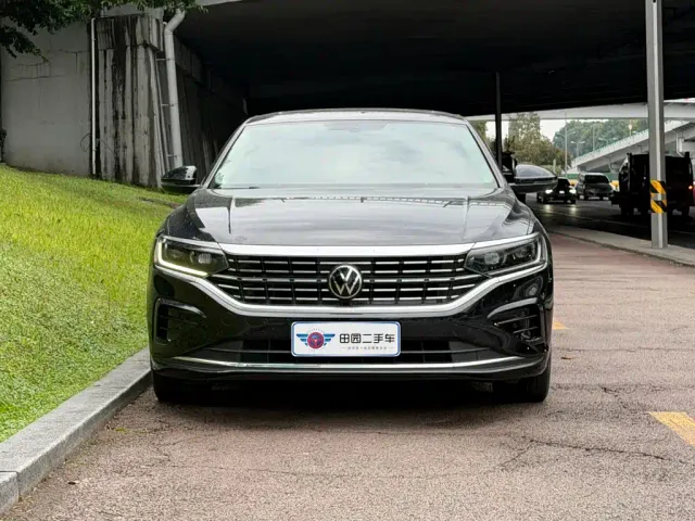 Volkswagen Passat — Фото автомобиля 2