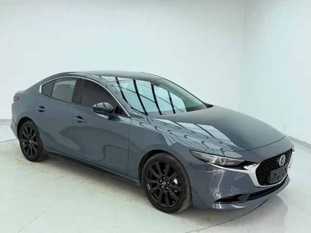 Mazda Axela — Фото автомобиля 3