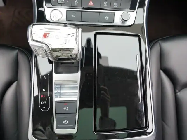 Audi Q7 — Фото автомобиля 10