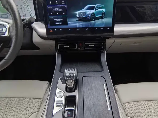 GAC Trumpchi GS8 — Фото автомобиля 8