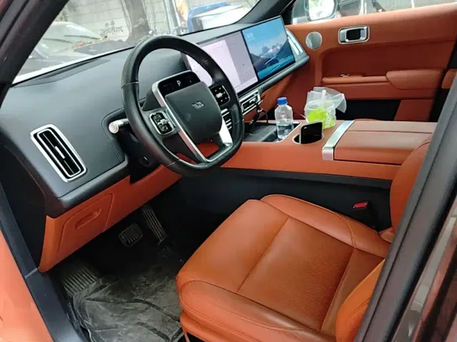 Li Auto L7 — Фото автомобиля 14