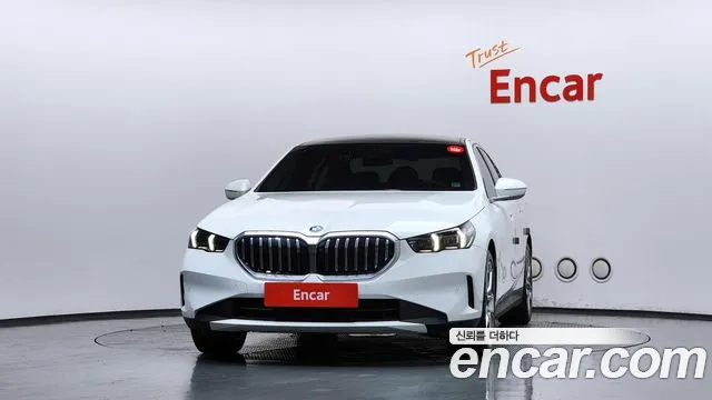 BMW 5-Series — Фото автомобиля 3