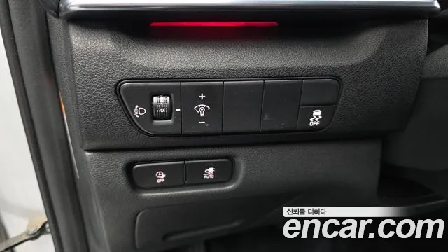 Kia Niro — Фото автомобиля 28