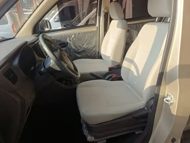 Wuling Hongguang V — Фото автомобиля 14